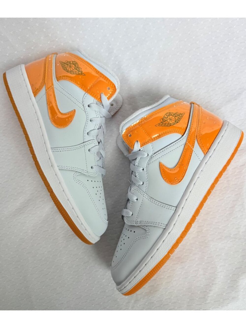Air Jordan 1 Mid SE Gatorade Pack GS FN9053-018 Football Grey/Orange 5.5Y